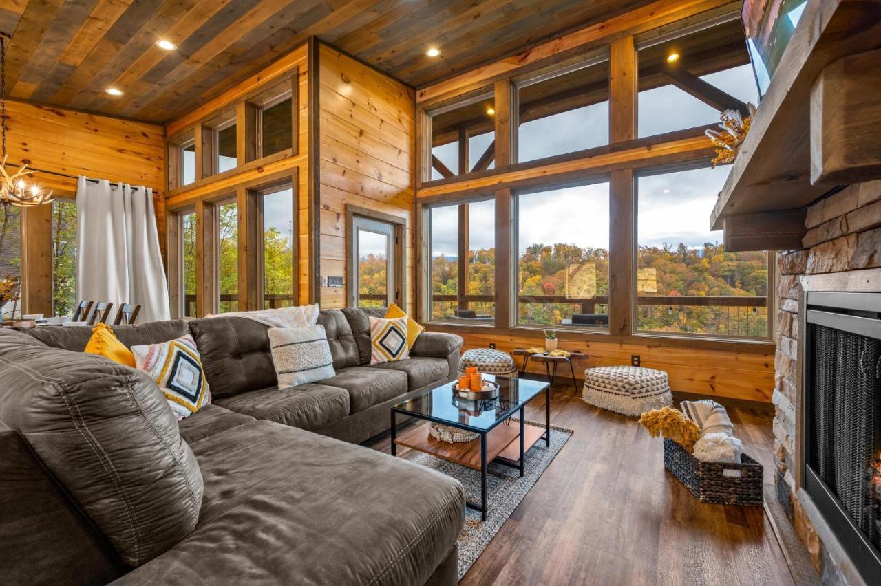 The Overlook - '21 Cabin - Gorgeous Unobstructed Views - Fire Pit Table - Gamerm - Hottub - Xbox - Lots Of Bears Gatlinburg Luaran gambar