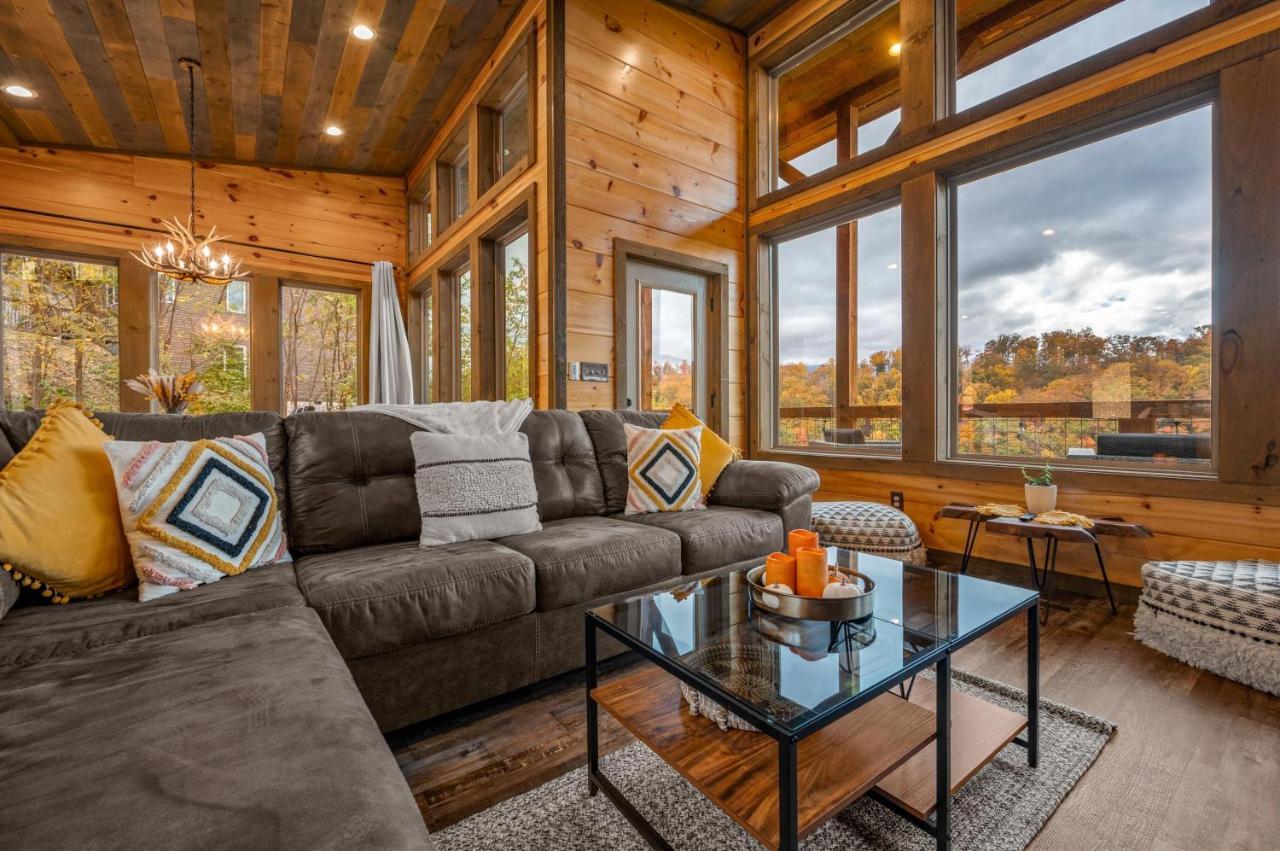 The Overlook - '21 Cabin - Gorgeous Unobstructed Views - Fire Pit Table - Gamerm - Hottub - Xbox - Lots Of Bears Gatlinburg Luaran gambar