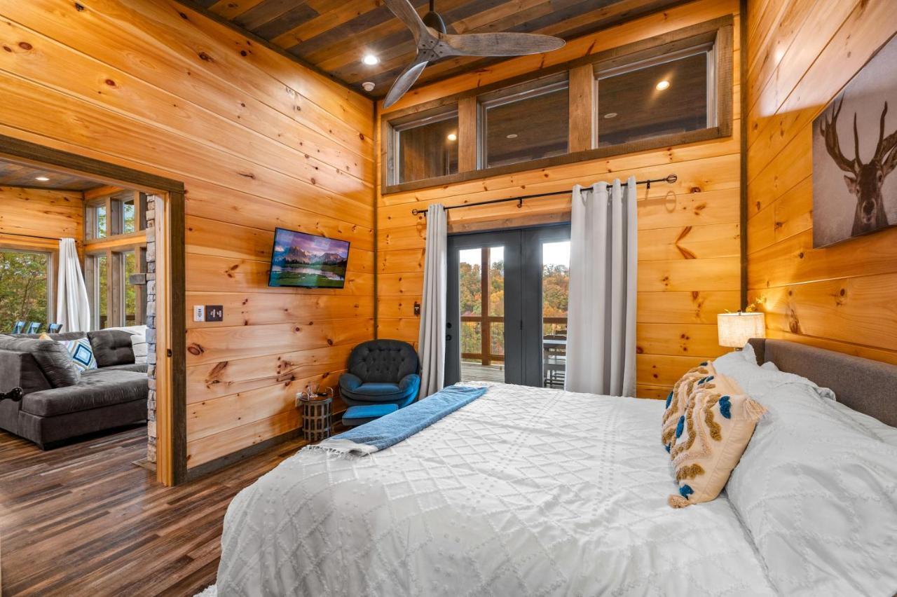 The Overlook - '21 Cabin - Gorgeous Unobstructed Views - Fire Pit Table - Gamerm - Hottub - Xbox - Lots Of Bears Gatlinburg Luaran gambar