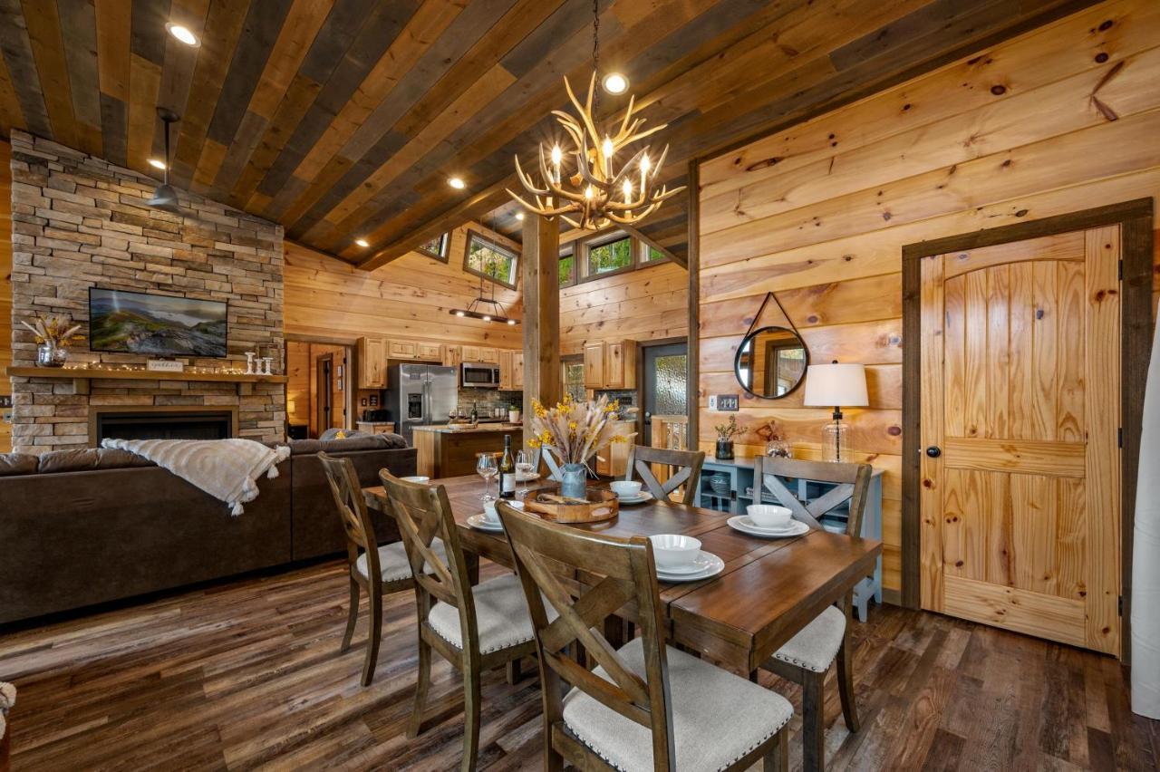 The Overlook - '21 Cabin - Gorgeous Unobstructed Views - Fire Pit Table - Gamerm - Hottub - Xbox - Lots Of Bears Gatlinburg Luaran gambar