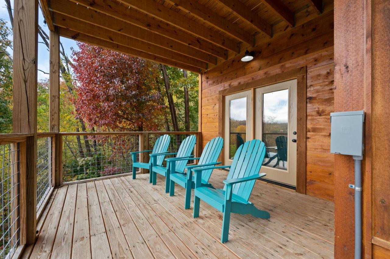 The Overlook - '21 Cabin - Gorgeous Unobstructed Views - Fire Pit Table - Gamerm - Hottub - Xbox - Lots Of Bears Gatlinburg Luaran gambar