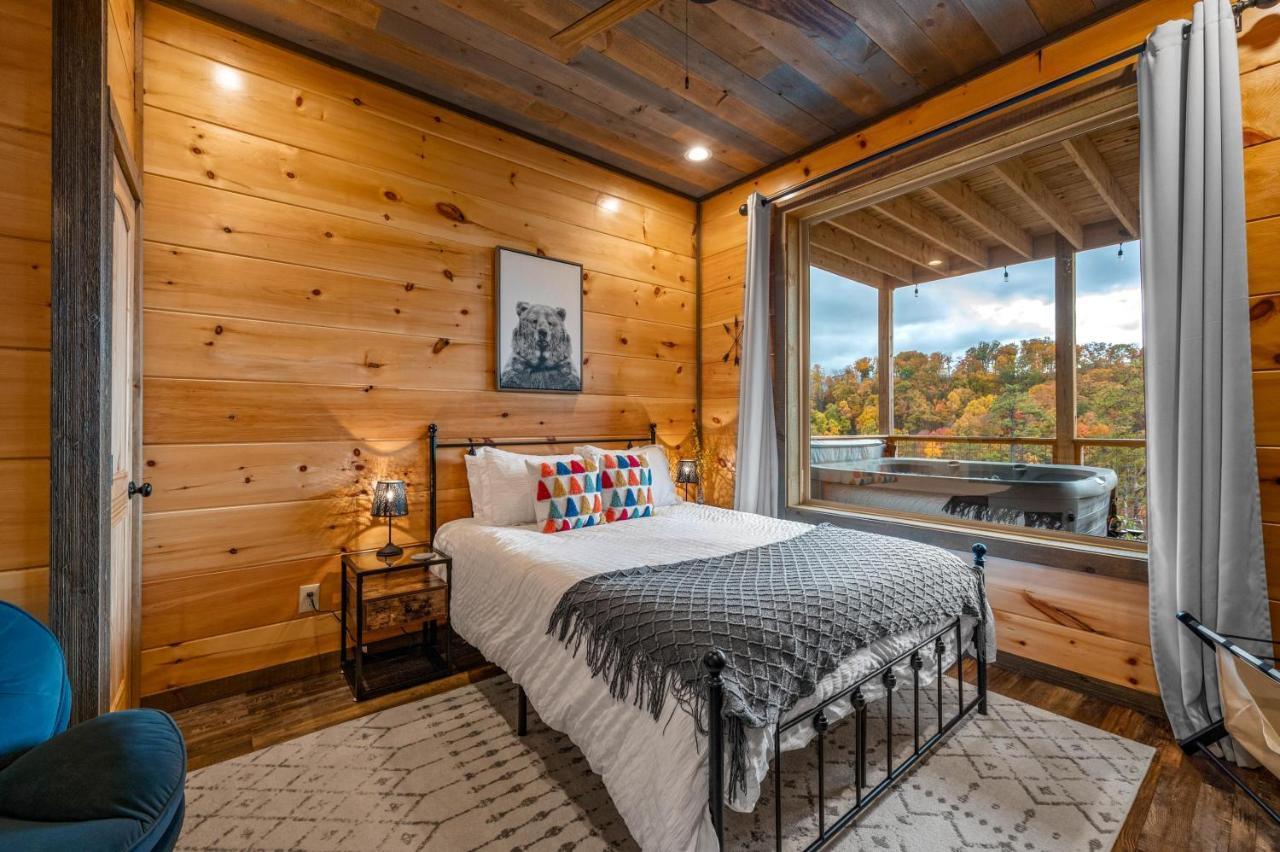 The Overlook - '21 Cabin - Gorgeous Unobstructed Views - Fire Pit Table - Gamerm - Hottub - Xbox - Lots Of Bears Gatlinburg Luaran gambar