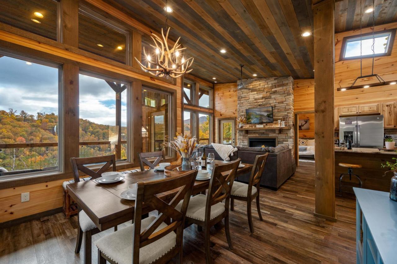 The Overlook - '21 Cabin - Gorgeous Unobstructed Views - Fire Pit Table - Gamerm - Hottub - Xbox - Lots Of Bears Gatlinburg Luaran gambar