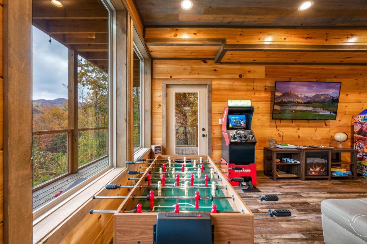 The Overlook - '21 Cabin - Gorgeous Unobstructed Views - Fire Pit Table - Gamerm - Hottub - Xbox - Lots Of Bears Gatlinburg Luaran gambar