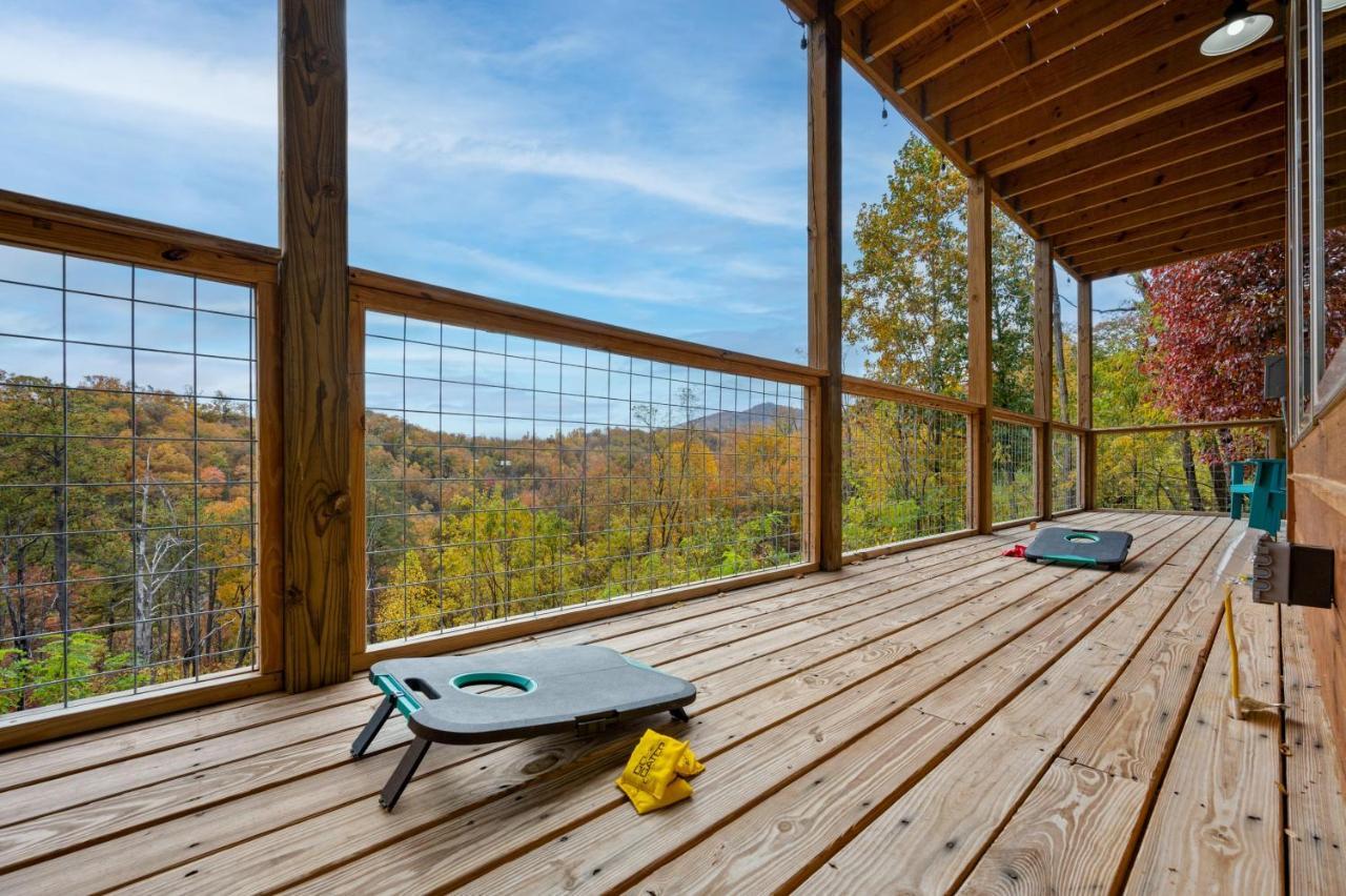 The Overlook - '21 Cabin - Gorgeous Unobstructed Views - Fire Pit Table - Gamerm - Hottub - Xbox - Lots Of Bears Gatlinburg Luaran gambar