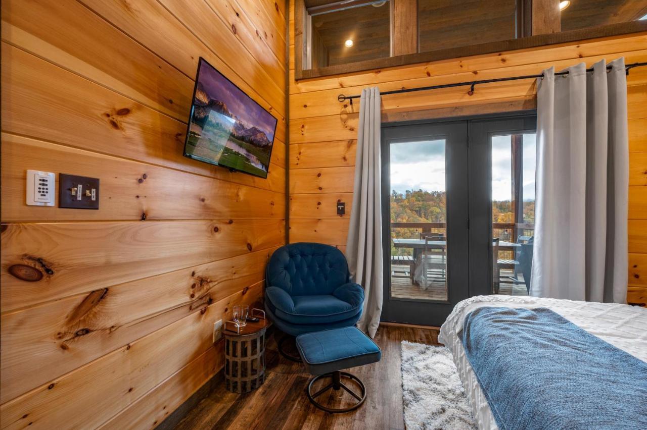 The Overlook - '21 Cabin - Gorgeous Unobstructed Views - Fire Pit Table - Gamerm - Hottub - Xbox - Lots Of Bears Gatlinburg Luaran gambar