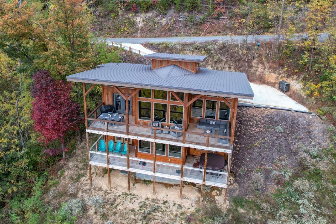 The Overlook - '21 Cabin - Gorgeous Unobstructed Views - Fire Pit Table - Gamerm - Hottub - Xbox - Lots Of Bears Gatlinburg Luaran gambar